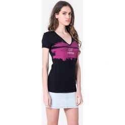 T-shirty damskie: T-shirt w kolorze czarnym
