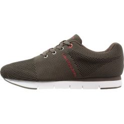 Calvin Klein Jeans JADO Sneakersy niskie cargo. Zielone sneakersy męskie Calvin Klein Jeans, bez zapięcia. W wyprzedaży za 344,25 zł.