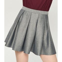 Plisowana spódnica mini - Szary. Szare spódniczki damskie Sinsay, s, bez wzorów, mini. Za 49,99 zł.
