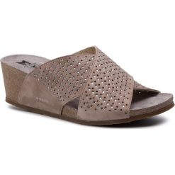 Klapki MEPHISTO - Melodie Spark M4433 Light Taupe. Brązowe klapki damskie Mephisto, bez wzorów, ze skóry, bez obcasa, na obcasie. W wyprzedaży za 449,00 zł.