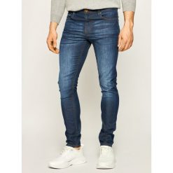 Jeansy Skinny Fit Guess Chris M02A27 D3ZM1. Niebieskie jeansy męskie Guess, m, z aplikacjami. Za 419,00 zł.