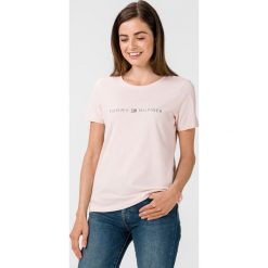 Tommy Hilfiger Tiara Koszulka Beżowy. Brązowe koszulki damskie TOMMY HILFIGER, xs, z aplikacjami, z bawełny, bez kołnierzyka, z krótkim rękawem. Za 238,95 zł.