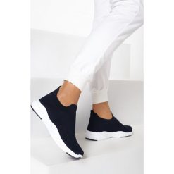 Granatowe Sneakersy Fontamala. Niebieskie sneakersy damskie Born2be. W wyprzedaży za 94,99 zł.