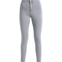 Miss Selfridge STEFFI Jeans Skinny Fit grey. Szare rurki damskie Miss Selfridge. W wyprzedaży za 129,35 zł.