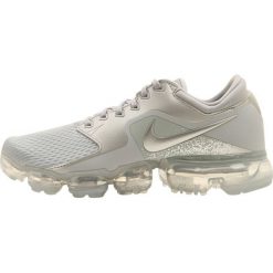 Nike Performance WMNS AIR VAPORMAX CS Obuwie do biegania treningowe wolf grey/metallic silver/chrome. Szare buty do biegania damskie Nike Performance, z materiału. Za 799,00 zł.