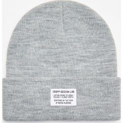 Czapka z naszywką - Jasny szary. Szare czapki damskie Cropp, z aplikacjami. Za 29,99 zł.