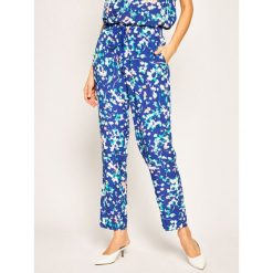 Spodnie materiałowe DKNY P0AK7COT. Niebieskie spodnie damskie DKNY, s, bez wzorów, z poliesteru. W wyprzedaży za 319,00 zł.