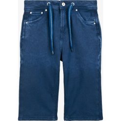 Pepe Jeans - Szorty dziecięce Gene 122-180 cm. Niebieskie spodenki chłopięce Pepe Jeans, bez wzorów, z elastanu, casualowe. W wyprzedaży za 99,90 zł.