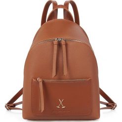 Plecak w kolorze jasnobrązowym - 36 x 27 x 11 cm. Pomarańczowe plecaki damskie Beverly Hills Polo Club, bez wzorów, ze skóry. W wyprzedaży za 149,95 zł.