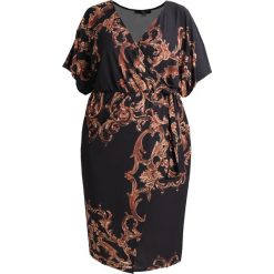 Sukienki hiszpanki: Missguided Plus PLUS SLINKY WRAP OVER MIDI DRESS BLACK BAROQUE PRINT Sukienka letnia multi coloured