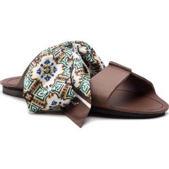 Sandały MAXMARA - Cabina 552101946 Moro 004. Pomarańczowe klapki damskie Max Mara, moro, ze skóry, bez obcasa. W wyprzedaży za 539,00 zł.