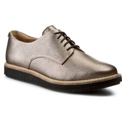 Półbuty CLARKS - Glick Darby 261110564 Champagne. Brązowe półbuty damskie skórzane Clarks. W wyprzedaży za 299,00 zł.