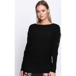 Czarny Sweter Remind. Czarne swetry klasyczne damskie marki Born2be, l, z dekoltem w łódkę. Za 59,99 zł.