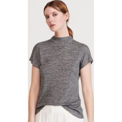 Bluzka ze stójką - Szary. Szare bluzki damskie Reserved, xl, bez wzorów, ze stójką, bez rękawów. W wyprzedaży za 29,99 zł.