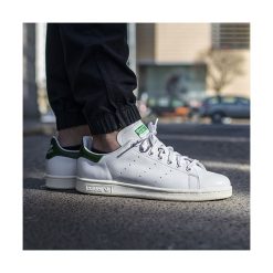 Buty adidas Stan Smith "Running White" (M20324). Białe buty sportowe męskie Adidas, ze skóry, bez zapięcia, adidas stan smith. Za 299,99 zł.