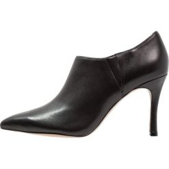 Kenneth Cole New York MAGELLA Ankle boot black. Czarne czółenka marki Kenneth Cole New York, ze skóry. Za 709,00 zł.
