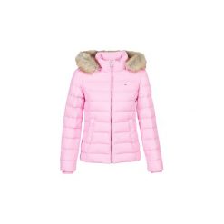 Kurtki pikowane Tommy Jeans TJW ESSENTIAL HOODED DOWN JACKET. Różowe kurtki damskie Tommy Jeans, s, bez wzorów, z jeansu, bez kaptura. Za 949,00 zł.
