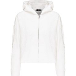 Bluza LOVE MOSCHINO. Białe bluzy damskie Love Moschino, z haftami, z dzianiny, z krótkim rękawem, krótkie, z kapturem. W wyprzedaży za 933,00 zł.