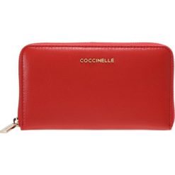 Coccinelle WALLET ZIP ARROUND LARGE Portfel coquelicot. Czerwone portfele damskie marki Coccinelle. Za 599,00 zł.