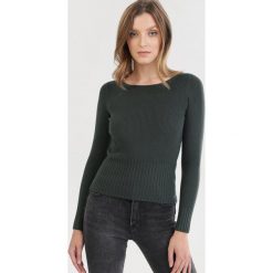 Ciemnozielony Sweter Gryniesh. Zielone swetry damskie Born2be, s, bez wzorów, bez rękawów, bez kaptura. Za 69,99 zł.