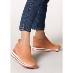 Pomarańczowe Sneakersy Kaiser. Pomarańczowe koturny damskie Born2be, z okrągłym noskiem, bez obcasa, na koturnie, bez zapięcia. Za 119,99 zł.