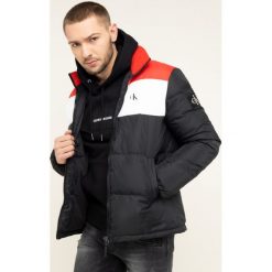 Kurtka puchowa Calvin Klein Jeans J30J314547. Czarne kurtki męskie Calvin Klein Jeans, m, bez wzorów, z poliesteru, bez kaptura. W wyprzedaży za 599,00 zł.