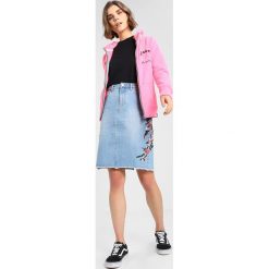 Bluzy damskie: Superdry APPLIQUE ZIPHOOD Bluza rozpinana fluro pink