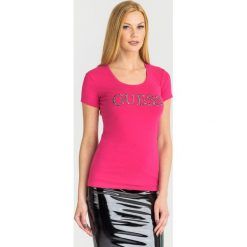 T-SHIRT LOGO Guess. Różowe t-shirty damskie Guess, s, z nadrukiem, z elastanu, z okrągłym kołnierzem. Za 139,00 zł.