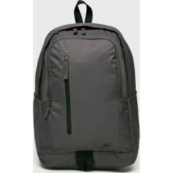 Nike Sportswear - Plecak. Czarne plecaki męskie Nike Sportswear, w paski, z poliesteru. W wyprzedaży za 99,90 zł.