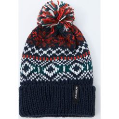 Czapka z dzianiny ze wzorami. Czarne czapki męskie marki Pull&Bear, z dzianiny. Za 59,90 zł.