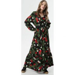 Czarno-Czerwona Sukienka Jean. Czarne sukienki damskie Born2be, s, bez wzorów, bez kołnierzyka, bez rękawów, maxi. W wyprzedaży za 89,99 zł.