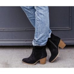 Botki kowbojki na obcasie - skóra naturalna - model 471 - kolor czarny welur. Czarne botki damskie Zapato, ze skóry, bez obcasa, na obcasie, bez zapięcia. Za 399,00 zł.