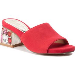 Klapki ALMA EN PENA - V19660 Suede Red. Czerwone klapki damskie Alma en Pena, bez wzorów, ze skóry, bez obcasa, na obcasie. W wyprzedaży za 319,00 zł.