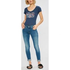 G-Star Raw - Jeansy D-Staq. Szare jeansy damskie marki G-Star RAW, bez wzorów, z elastanu. W wyprzedaży za 479,90 zł.
