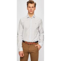 Tommy Hilfiger Tailored - Koszula. Białe koszule męskie Tommy Hilfiger Tailored, bez wzorów, z bawełny, klasyczne, z klasycznym kołnierzykiem, z długim rękawem. W wyprzedaży za 239,90 zł.
