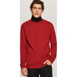 Gładka bluza basic - Czerwony. Czerwone bluzy męskie Reserved, s, bez wzorów, bez kołnierzyka, bez rękawów, bez kaptura. Za 79,99 zł.