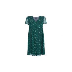Sukienki krótkie Le Temps des Cerises DREAM. Zielone sukienki damskie marki Le Temps Des Cerises, s, bez wzorów, bez kołnierzyka, z krótkim rękawem, krótkie, mini. Za 349,00 zł.