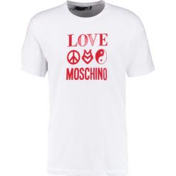 Love Moschino REGULAR LOGO TAO Tshirt z nadrukiem optical white. Białe t-shirty męskie Love Moschino, xxl, z nadrukiem, z bawełny. W wyprzedaży za 319,20 zł.