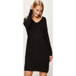 Only - Sukienka. Czarne sukienki damskie ONLY, na co dzień, s, bez wzorów, z poliesteru, casualowe, bez kołnierzyka, z długim rękawem, długie, mini, proste. Za 149,90 zł.