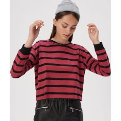 Bluzka w paski - Fioletowy. Fioletowe bluzki damskie Sinsay, s, w paski, bez kołnierzyka, bez rękawów. W wyprzedaży za 14,99 zł.