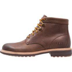 UGG VESTMAR Botki sznurowane grizzly. Brązowe botki męskie Ugg, z materiału, na sznurówki. Za 1029,00 zł.