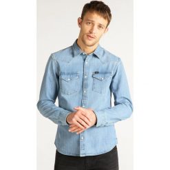 Koszula Lee Western L643PLMJ. Niebieskie koszule męskie Lee, xl, bez wzorów, z bawełny, casualowe, bez kołnierzyka, bez rękawów. W wyprzedaży za 229,00 zł.