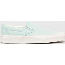 Vans - Tenisówki Classic Slip-On. Zielone trampki i tenisówki damskie Vans, bez wzorów, z materiału, bez zapięcia. W wyprzedaży za 149,90 zł.