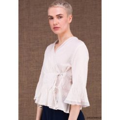 Bluzka MADONNE Ecru. Bluzki damskie Pakamera, bez wzorów, z jedwabiu, boho, bez kołnierzyka, bez rękawów. Za 567,00 zł.