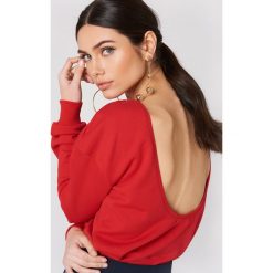 NA-KD Basic Sweter z głębokim dekoltem z tyłu - Red. Czerwone swetry klasyczne damskie NA-KD Basic. Za 80,95 zł.