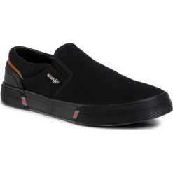 Tenisówki WRANGLER - Monument Slip On S WM01002S Black 062. Czarne półbuty męskie Wrangler, na co dzień, bez wzorów, z gumy, klasyczne, bez zapięcia. Za 249,00 zł.
