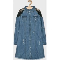 Guess Jeans - Sukienka dziecięca 136-175 cm. Niebieskie sukienki dziewczęce Guess Jeans, z aplikacjami, z bawełny, casualowe, bez rękawów, mini, proste. W wyprzedaży za 179,90 zł.