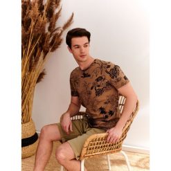 T-shirt krótki rękaw męski z nadrukiem, z printem. Brązowe t-shirty męskie Top Secret, na lato, xxl, z nadrukiem, z bawełny, eleganckie, z okrągłym kołnierzem, krótkie. W wyprzedaży za 39,99 zł.