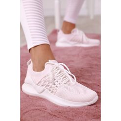 Damskie buty sportowe VEMONA PUDRA. Różowe buty sportowe damskie IVET, bez wzorów, sportowe, do biegania. W wyprzedaży za 119,00 zł.