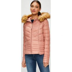 Vero Moda - Kurtka Sally. Różowe kurtki damskie marki Vero Moda, s, z poliesteru, z kapturem. W wyprzedaży za 119,90 zł.